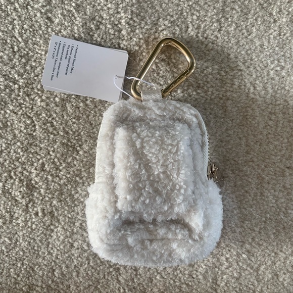 🔴 Lululemon Nano Clip On Backpack White Fleece Nwt - Picture 4 of 5